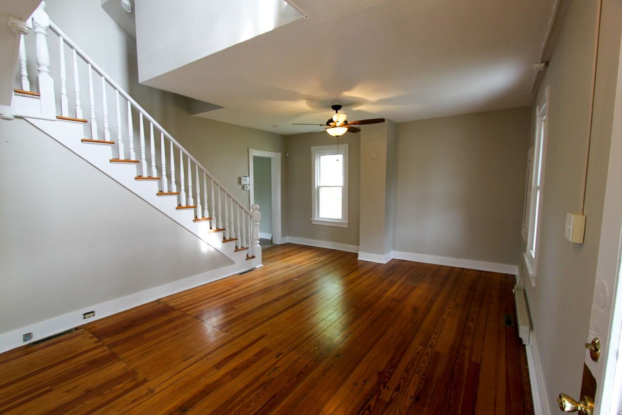 511 Ridge Rd - Photo 3 of 23