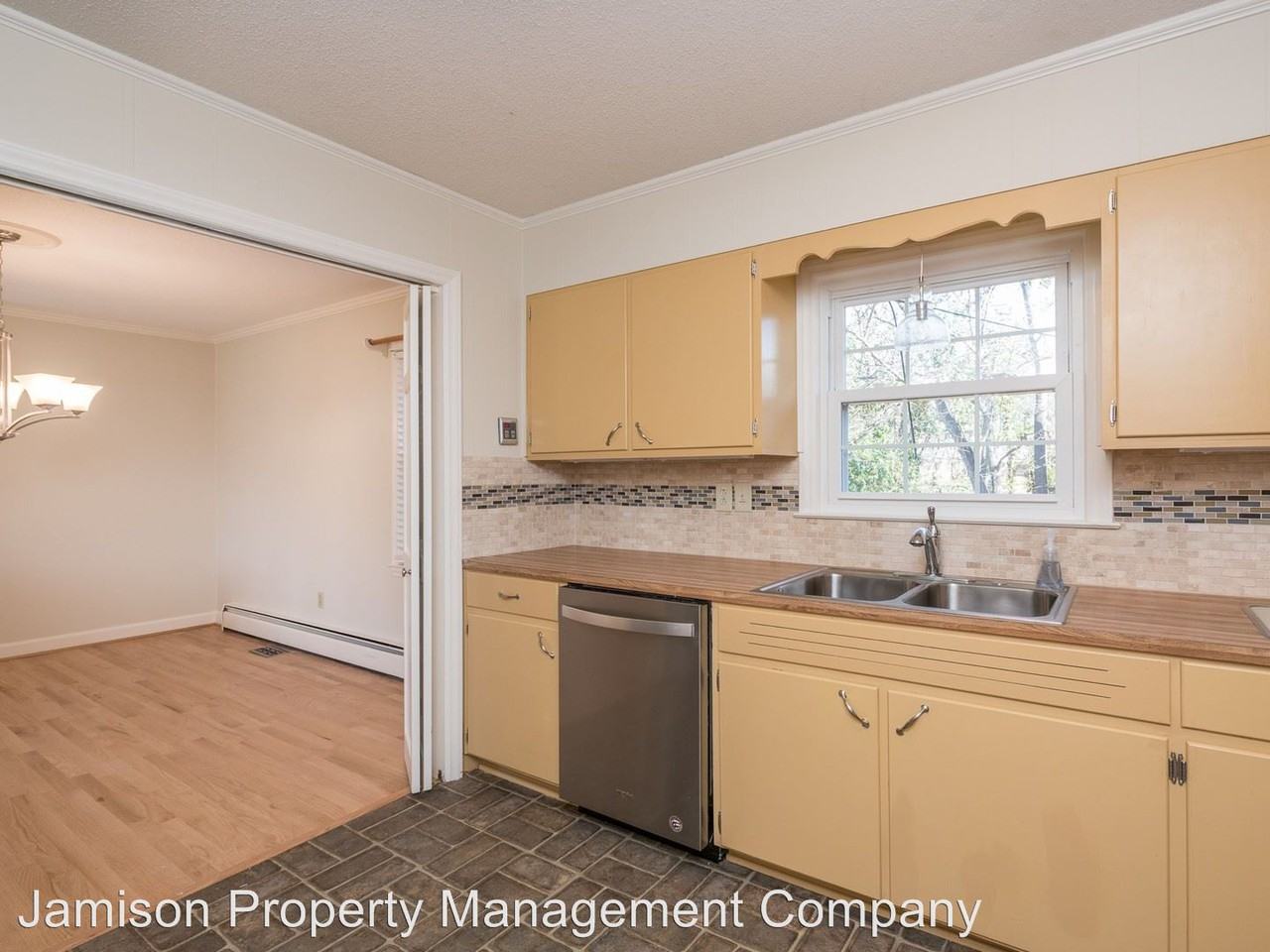 636 Bancroft Dr - Photo 3 of 16