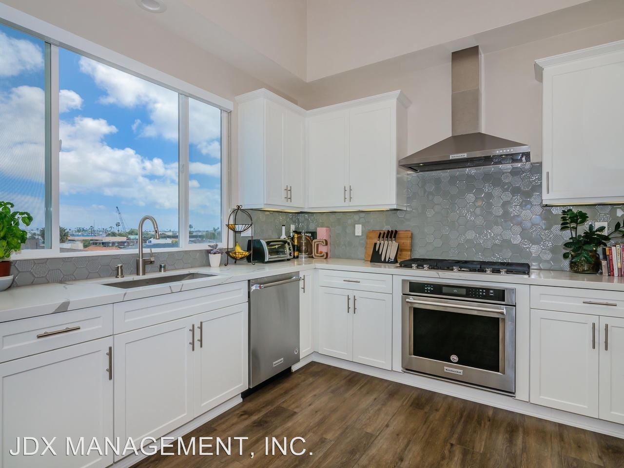 3141 Garrison St - Photo 3 of 43