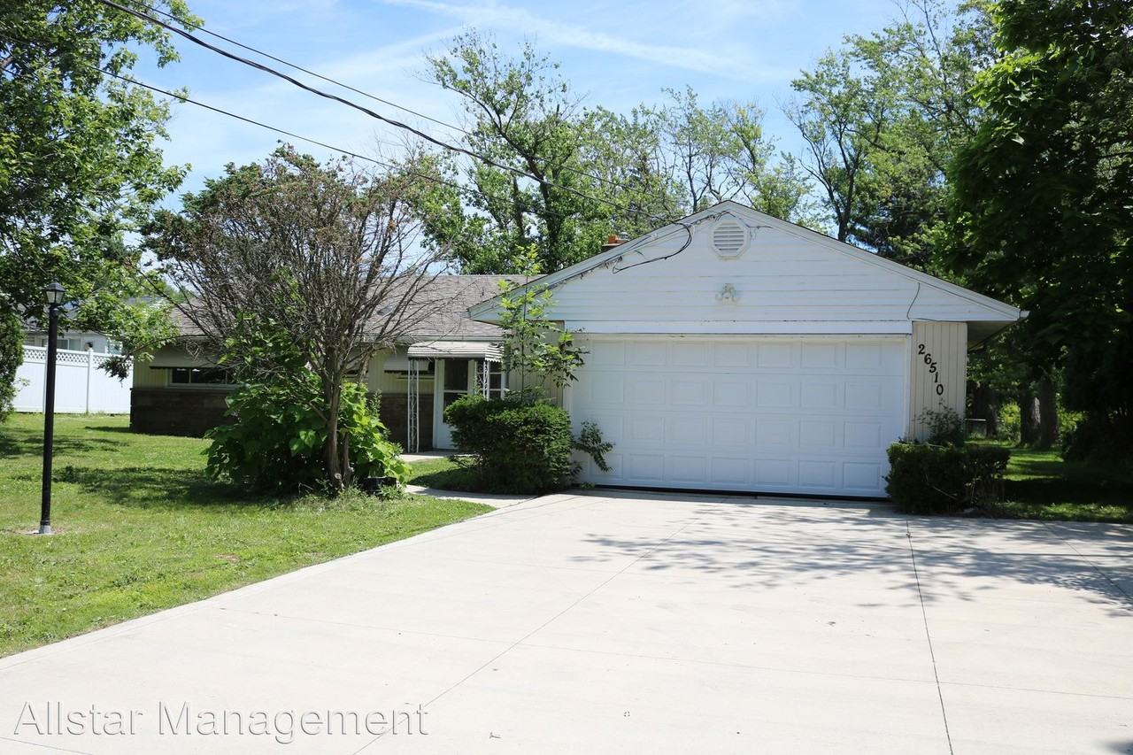 26510 Chardon Rd - Photo 2 of 17