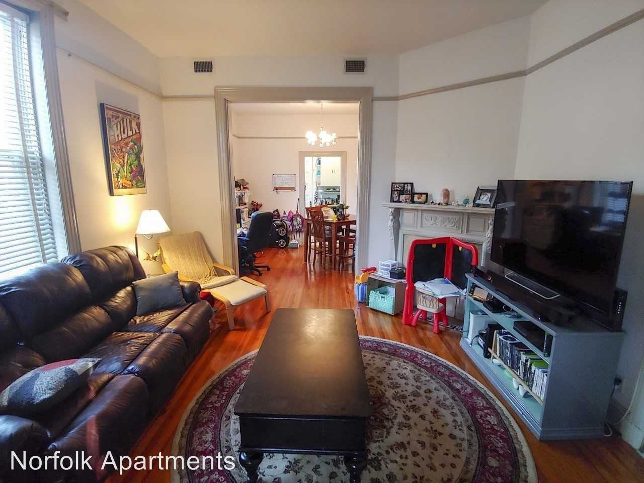 324 Colonial Ave - Photo 2 of 15