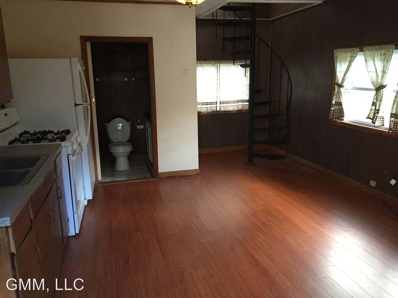 734 Elmore Street - Photo 2 of 6