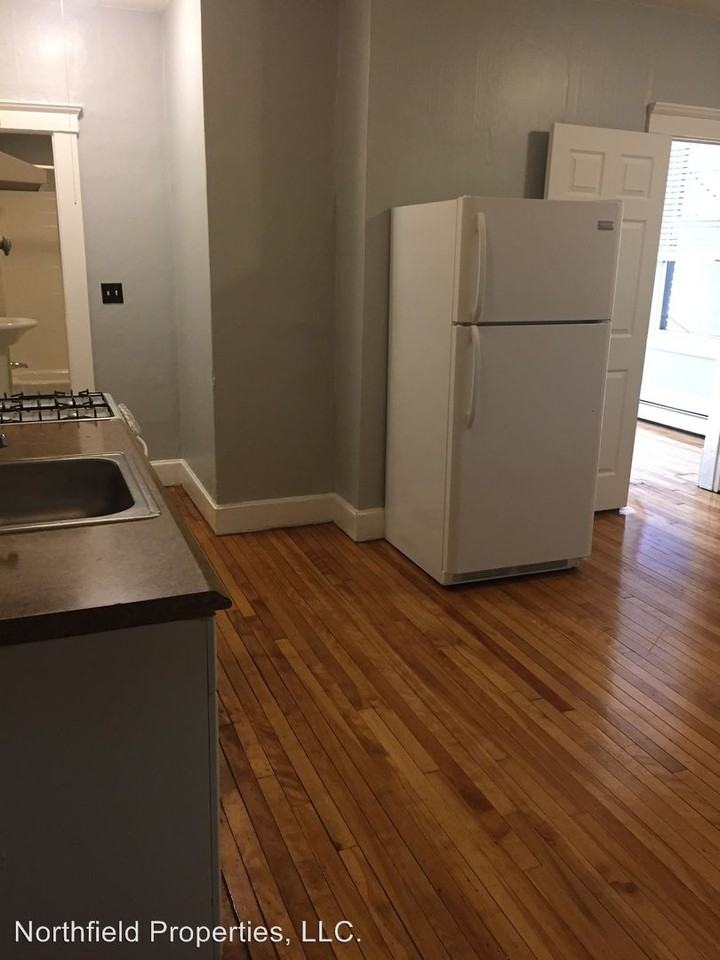 61 Main Street - Photo 3 of 9