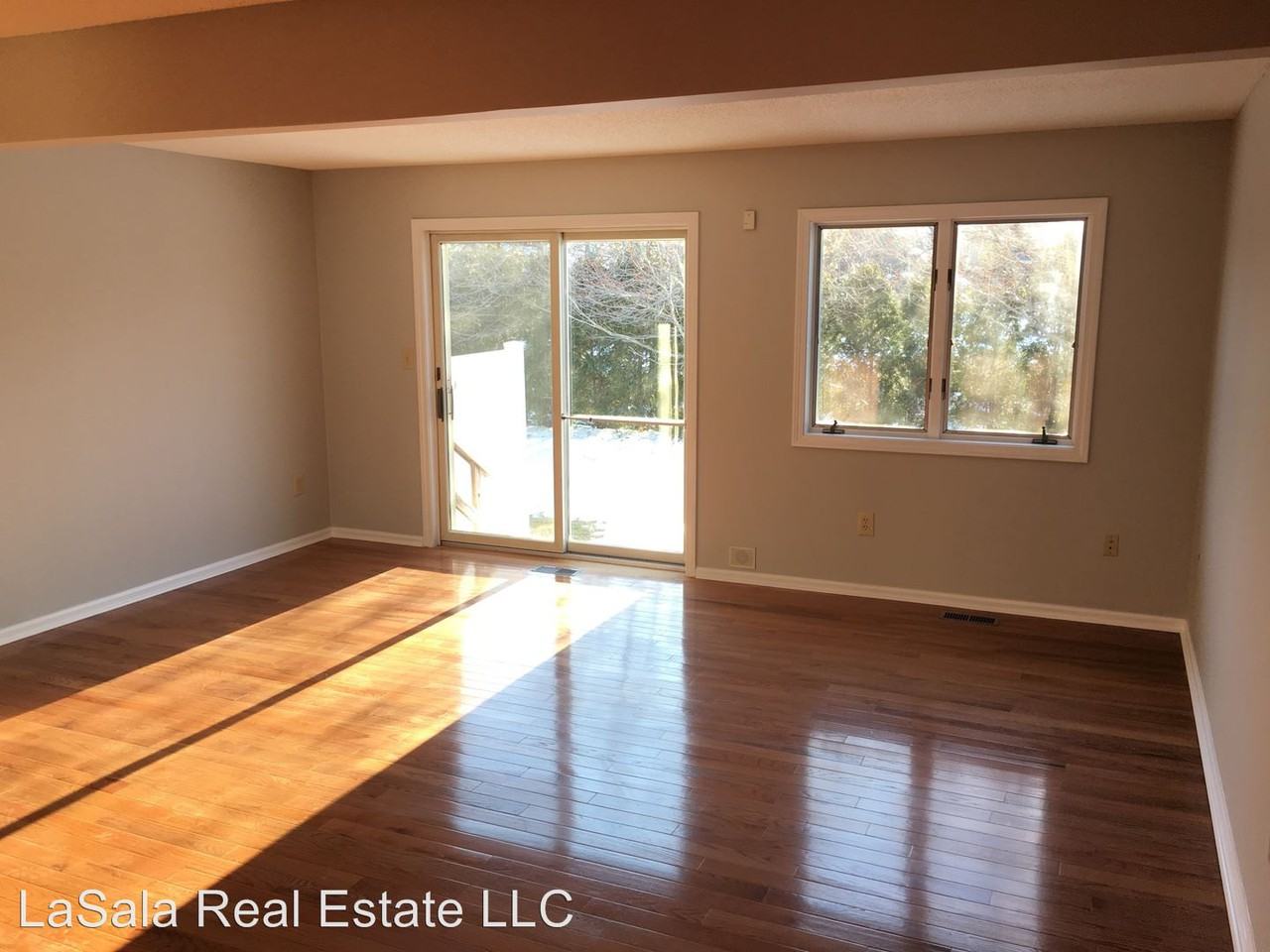 116 Sunrise Cir - Photo 2 of 16