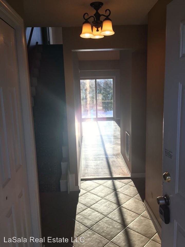 116 Sunrise Cir - Photo 3 of 16