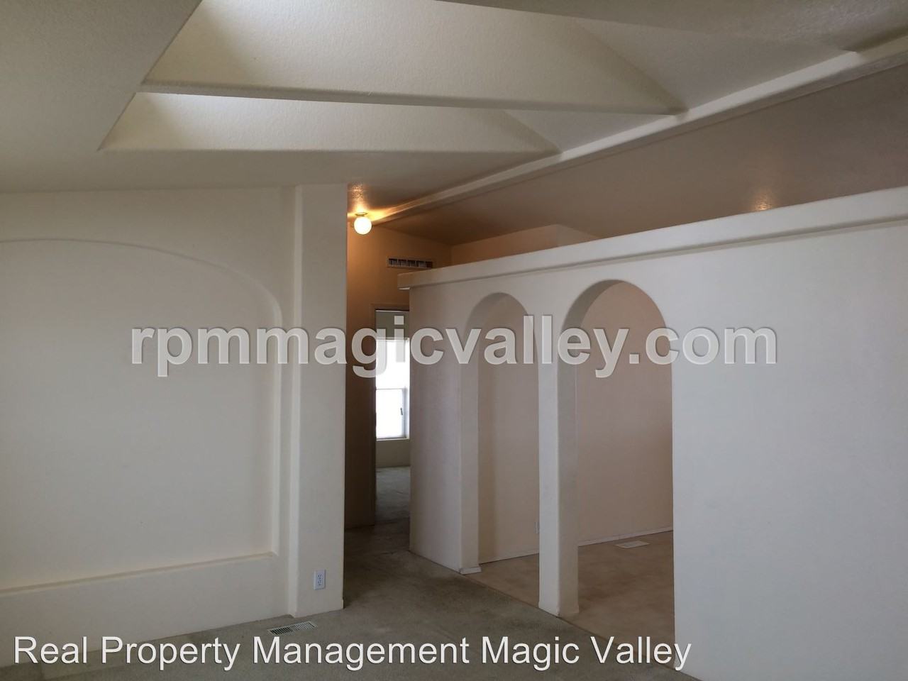 375 N 150 E - Photo 2 of 18