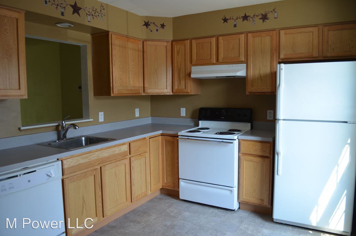 9251 Travellers Ct - Photo 3 of 7