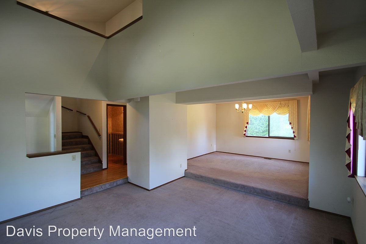 2301 Main Ct S - Photo 2 of 24