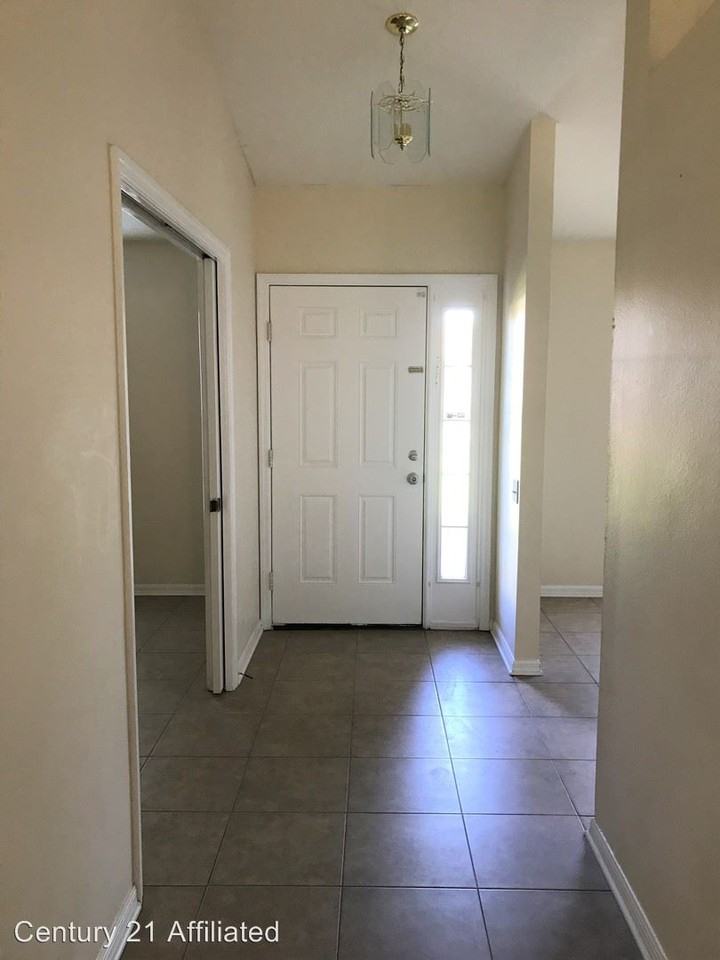 6736 Clair Shore Dr - Photo 3 of 27