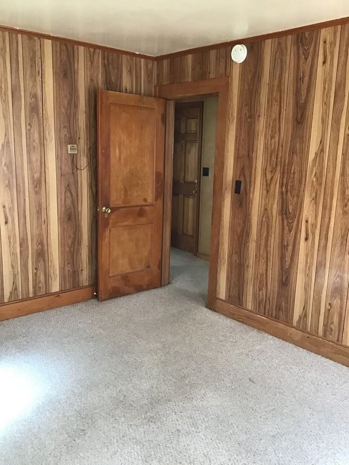 1112 Hoover Ave - Photo 3 of 5