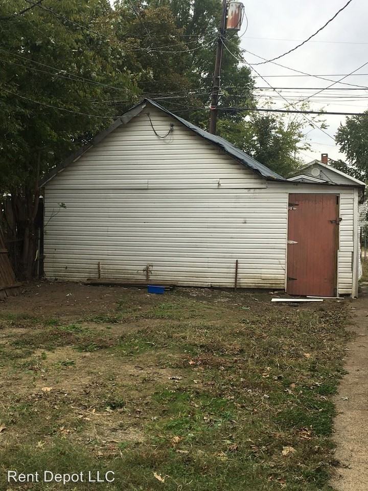 1511 E Illinois St - Photo 3 of 12