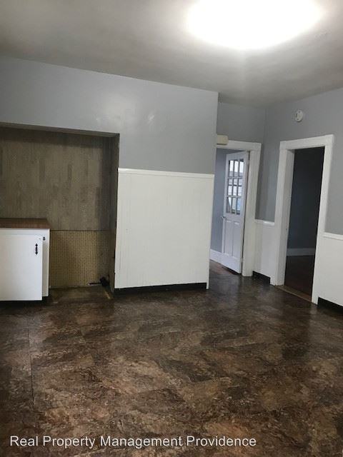 77 Robin Street - Photo 2 of 9