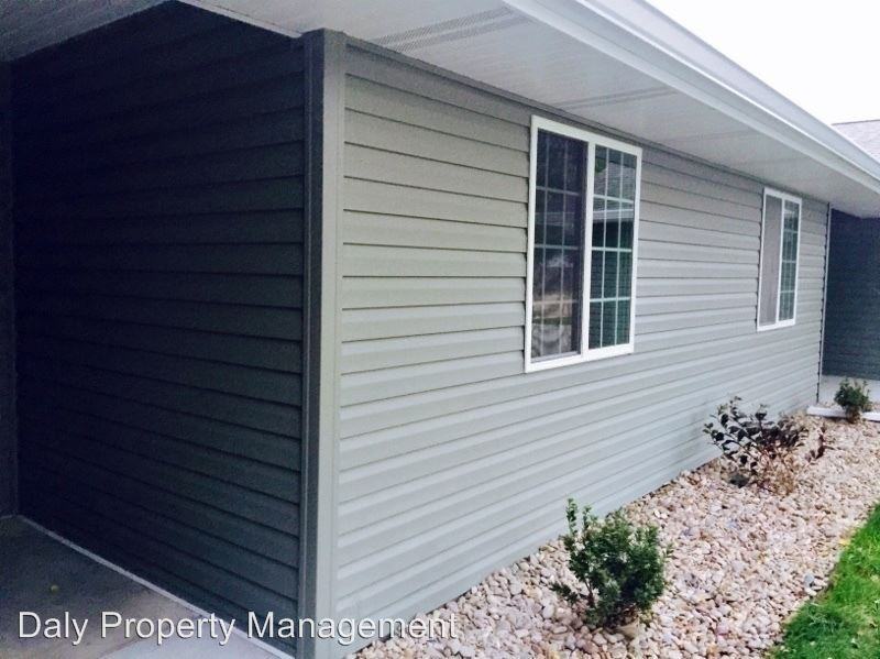 611 Hall St - Photo 2 of 24