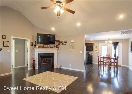 260 Valley Green Dr - Photo 2 of 15