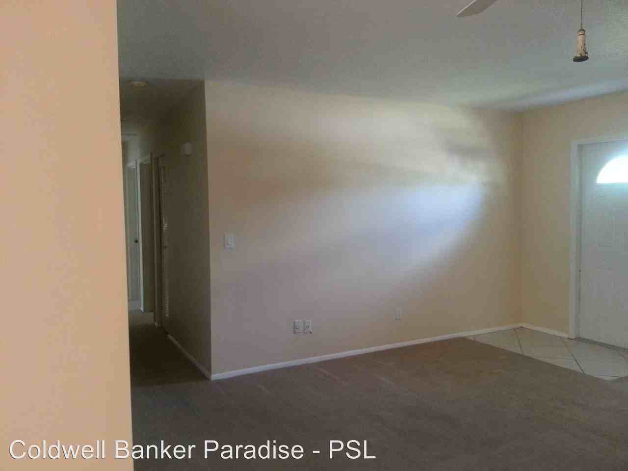 285 NE Floresta Dr - Photo 3 of 7