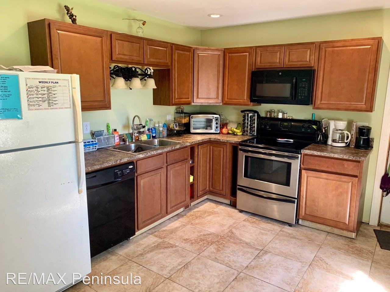 2600 Madison Ave - Photo 2 of 5