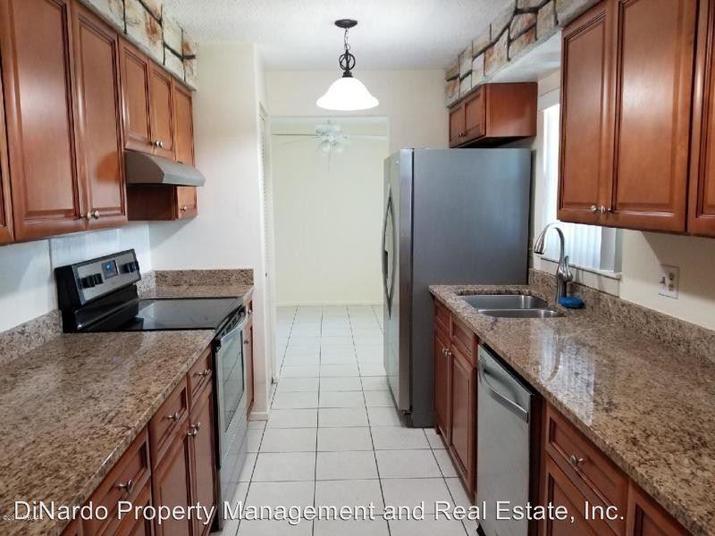 107 Wimbledon Ct - Photo 2 of 14