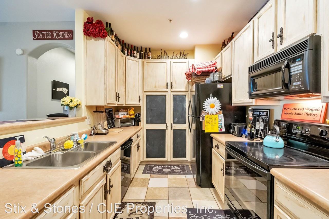 1575 Olympia Cir - Photo 2 of 18