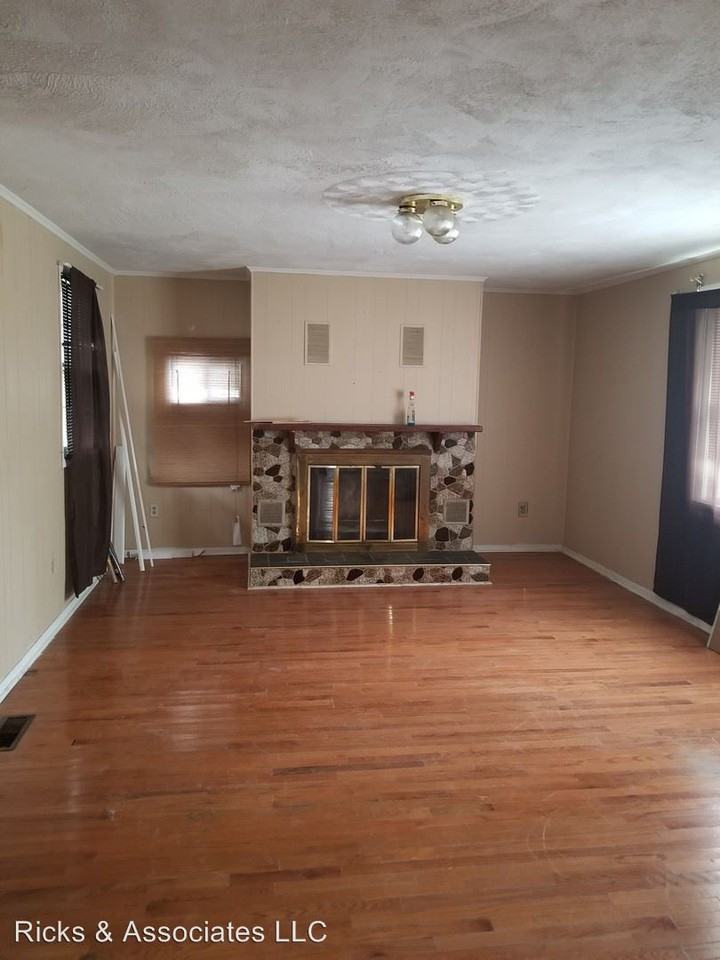 1704 Fairfax Ave - Photo 3 of 8