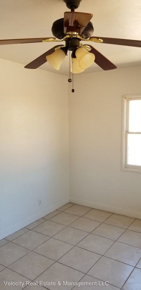 2565 W 1st St - Photo 3 of 5