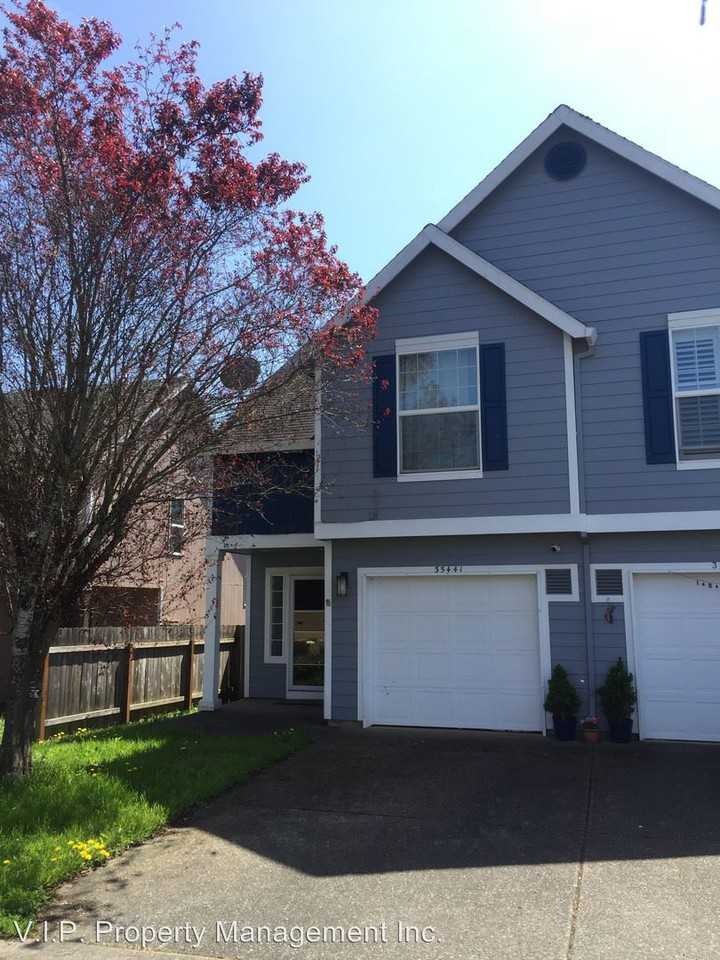 35441 Oakwood Dr - Photo 2 of 11