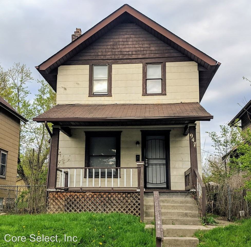 947 Miller Ave - Photo 2 of 14