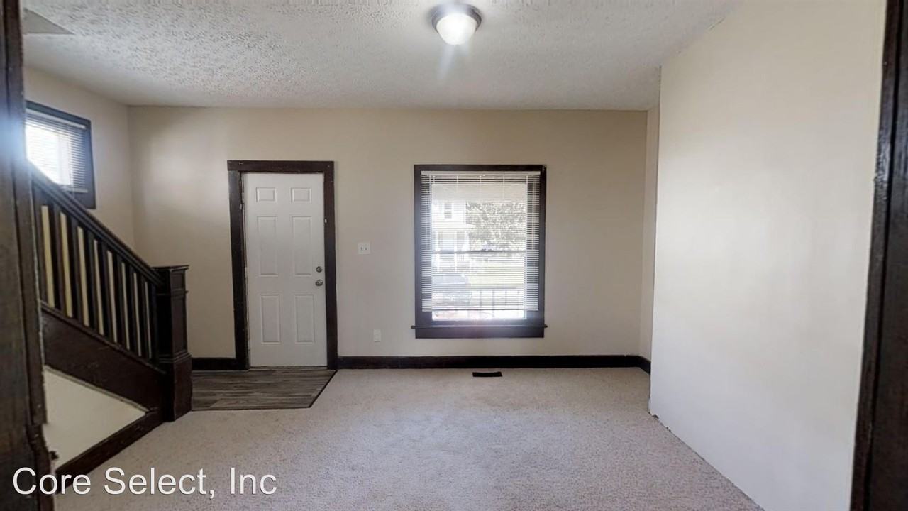 947 Miller Ave - Photo 3 of 14