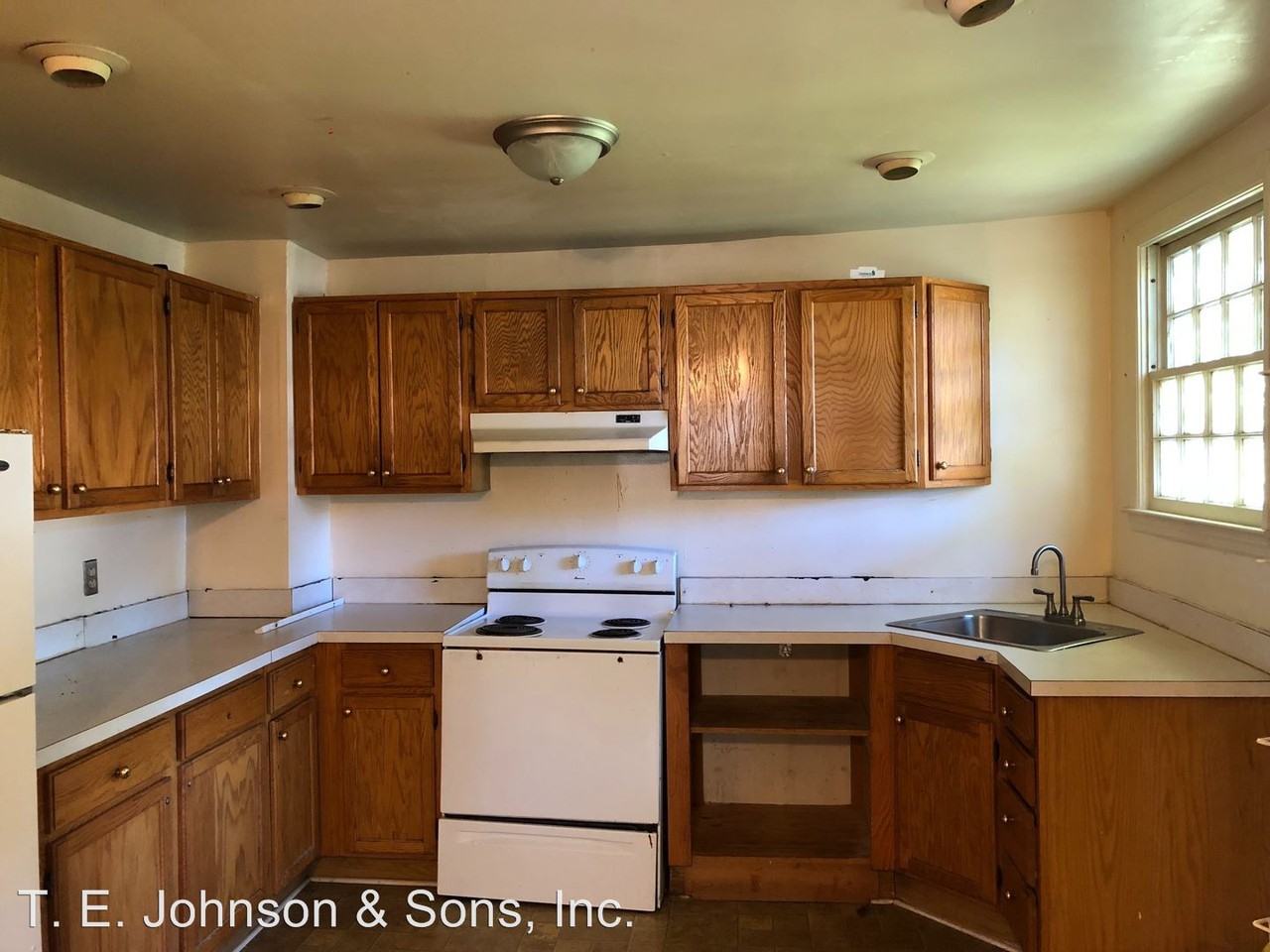 1949 Maryland Ave - Photo 2 of 7