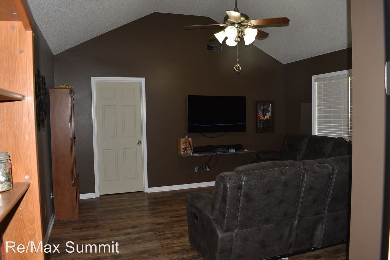 2745 Navigator Cir - Photo 2 of 27