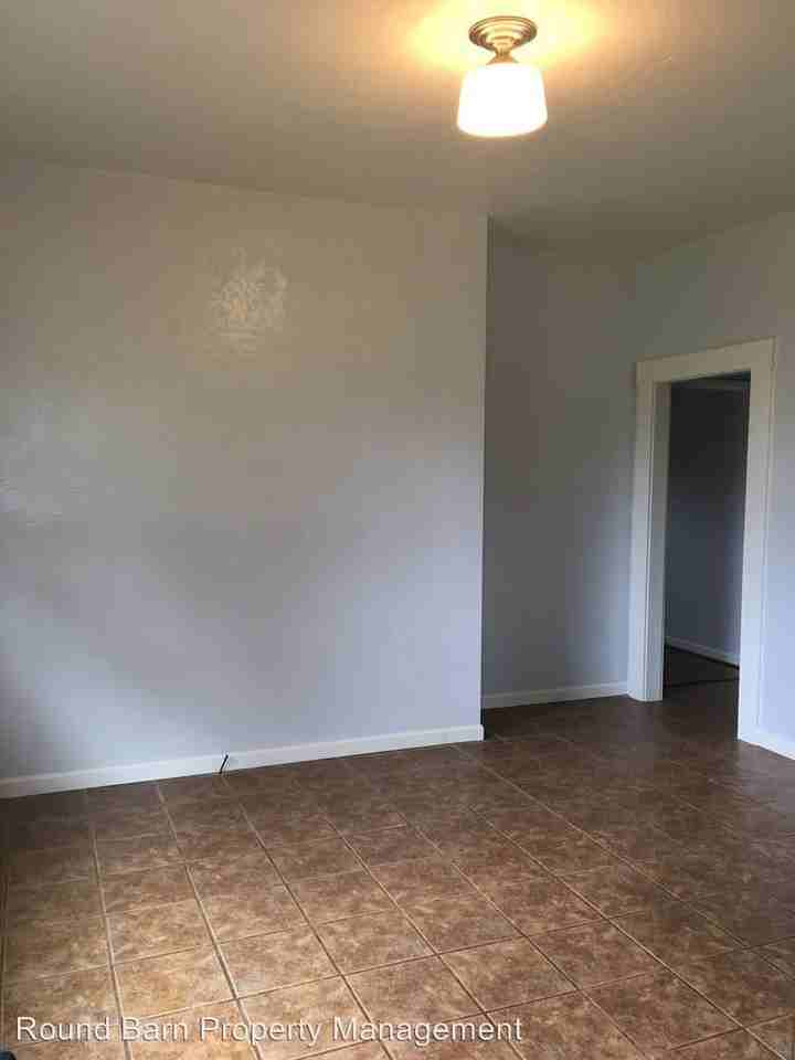 1103 Dutch Ln - Photo 3 of 15