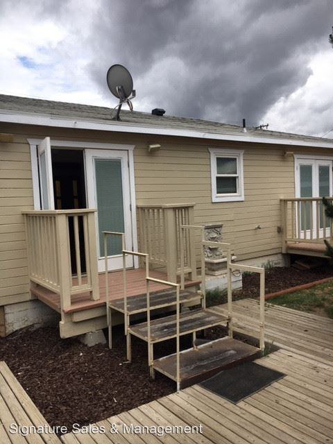 4734 Pedley Ave - Photo 3 of 15