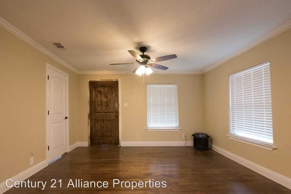 604 Blevins St - Photo 2 of 17