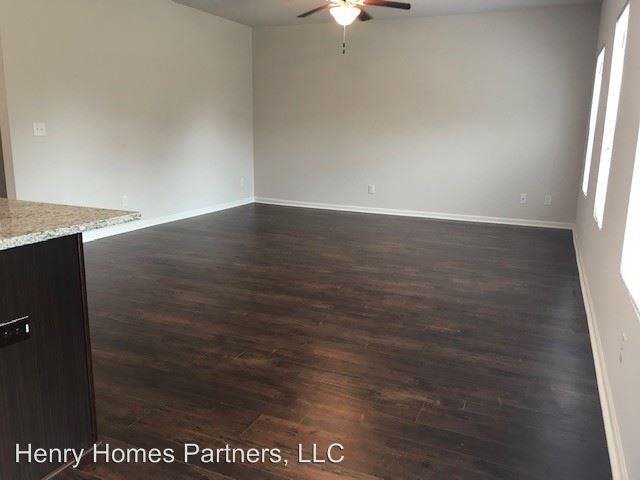 241 Daisy Cir - Photo 2 of 8