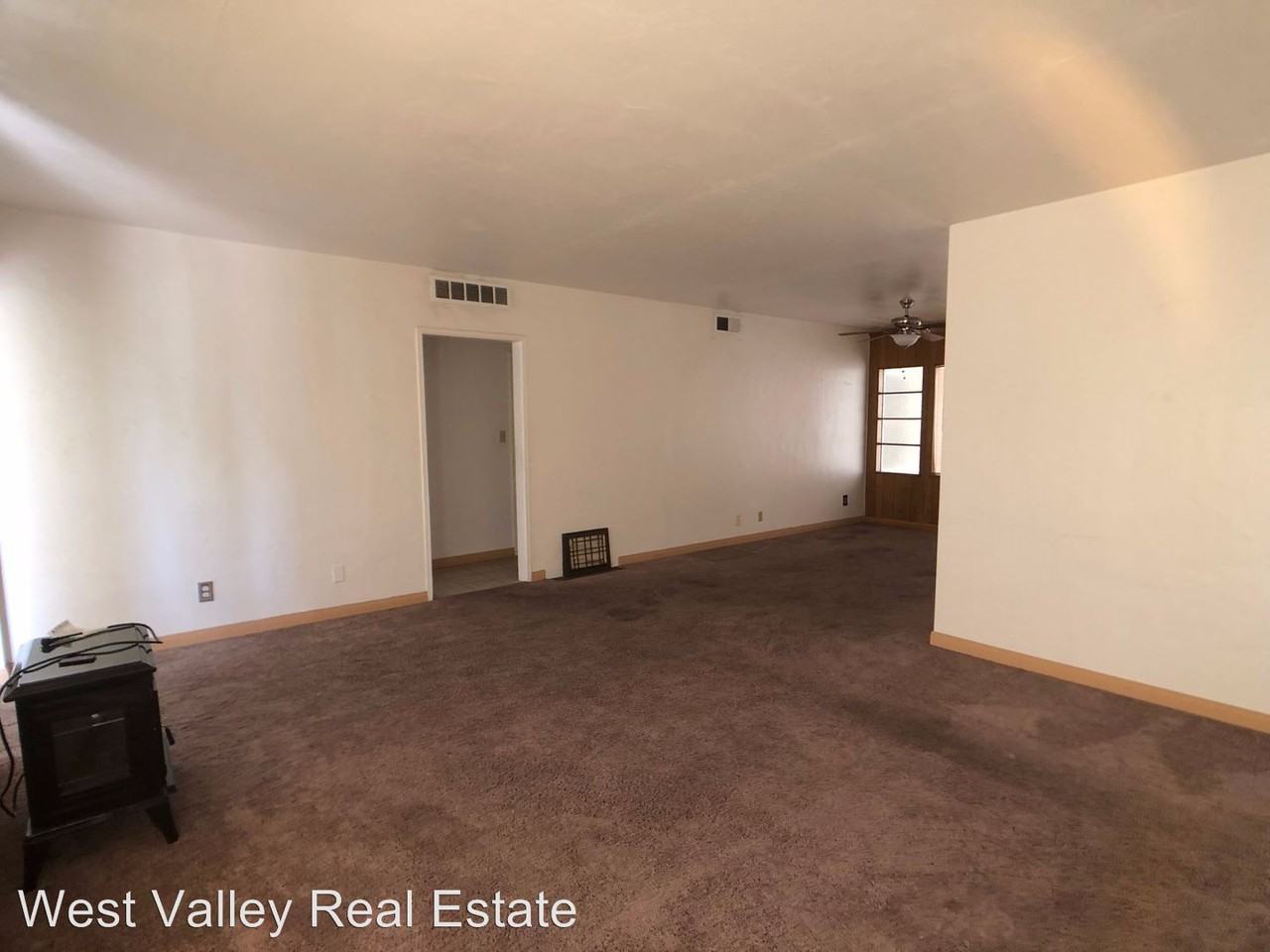 106 E Lucard St - Photo 3 of 15