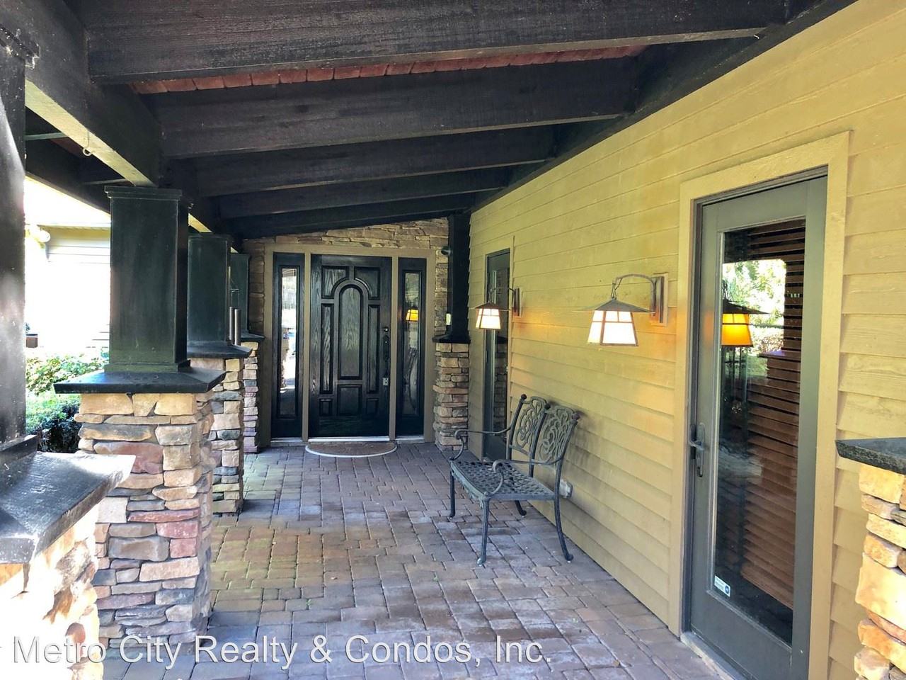 925 Island Grove Dr - Photo 3 of 26