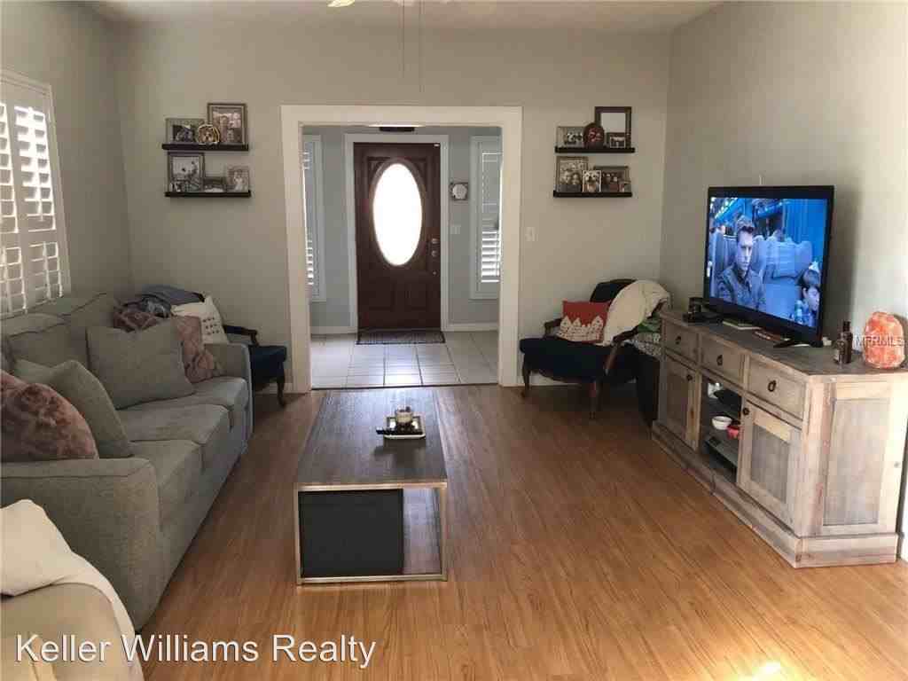 2310 9th Ave N - Photo 2 of 16