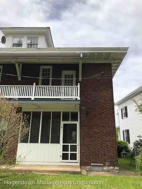 644 Summit Ave - Photo 2 of 13