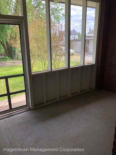 644 Summit Ave - Photo 3 of 13