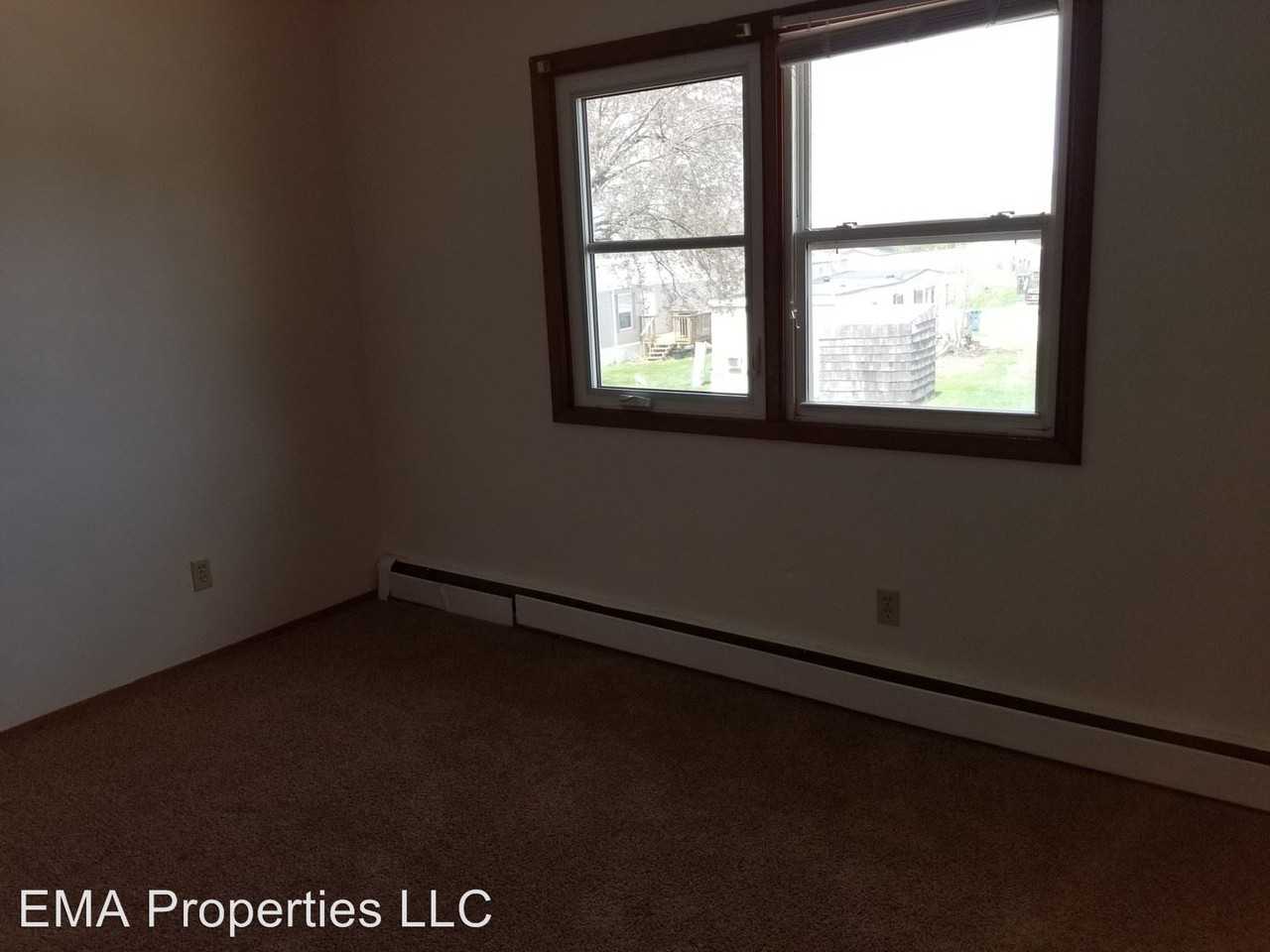 1031 W. Clark Street - Photo 3 of 10