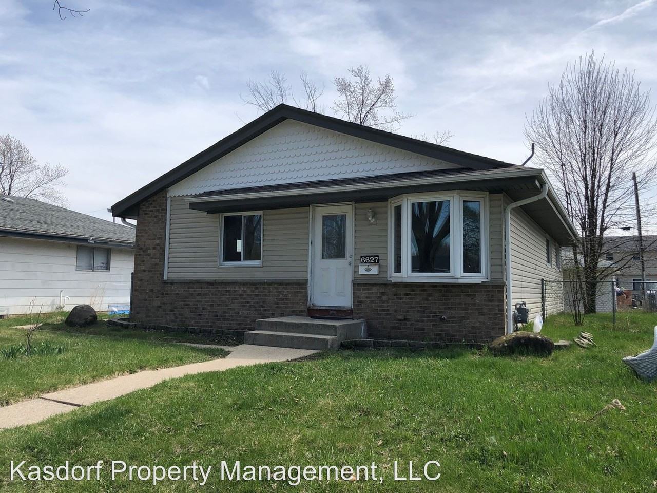 6627 W Brentwood Ave - Photo 2 of 18