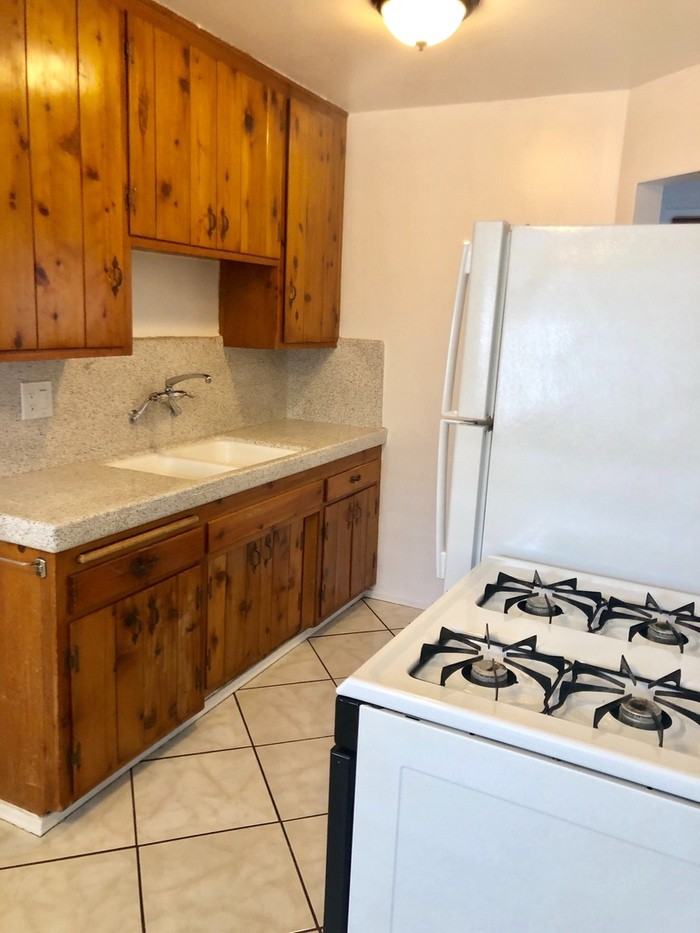 2140 1/2 India St - Photo 3 of 10