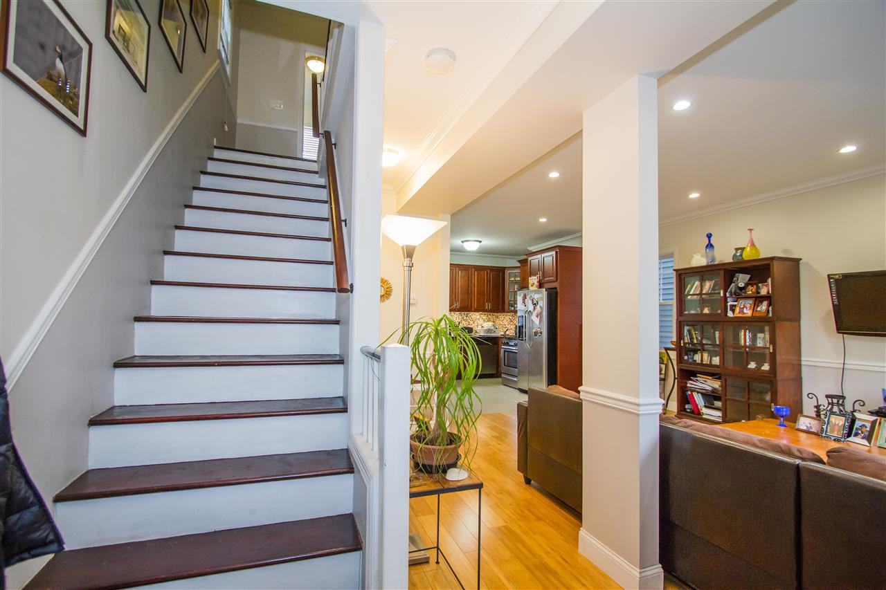 22 Jewett Ave - Photo 2 of 15