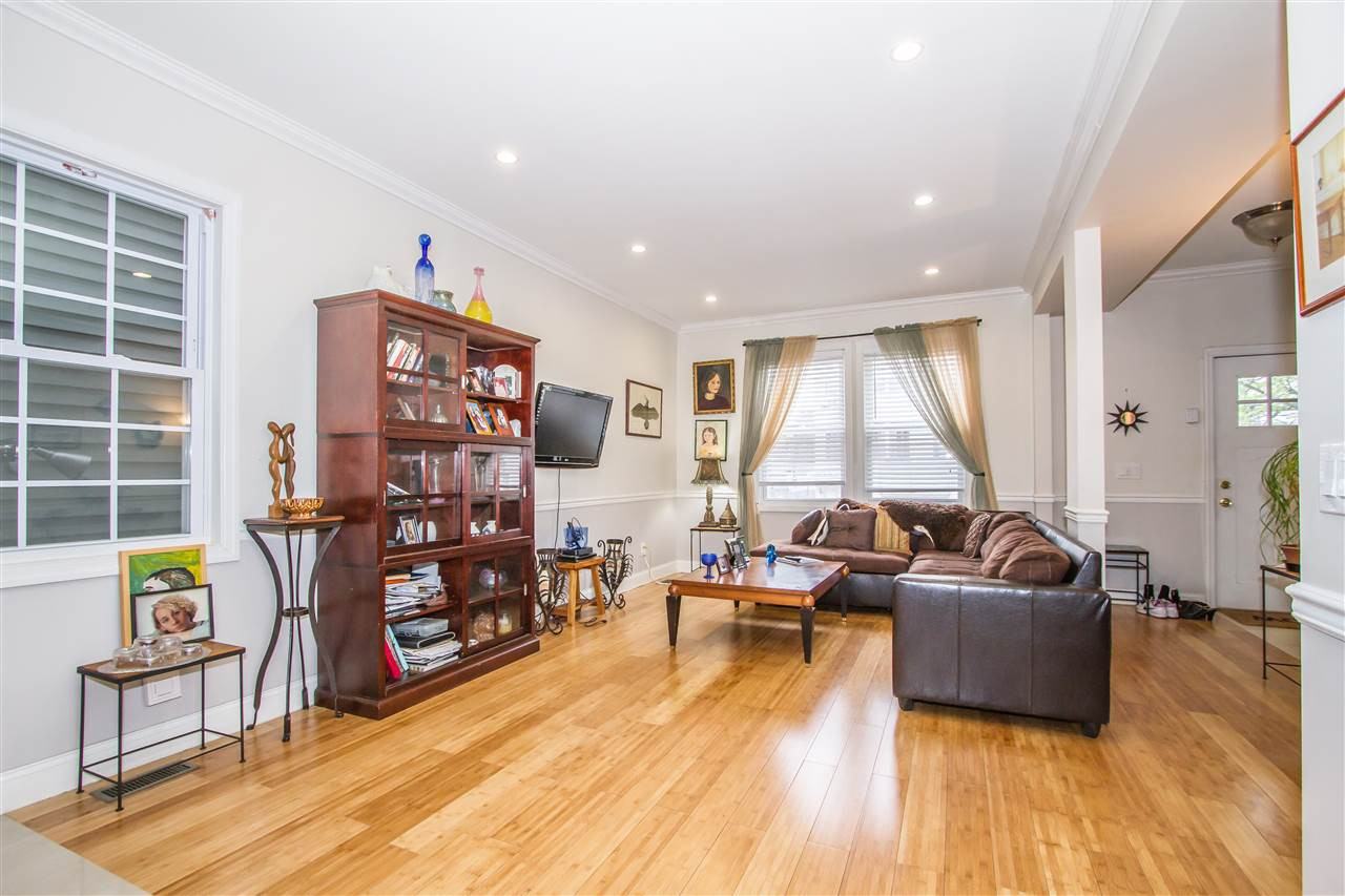 22 Jewett Ave - Photo 3 of 15