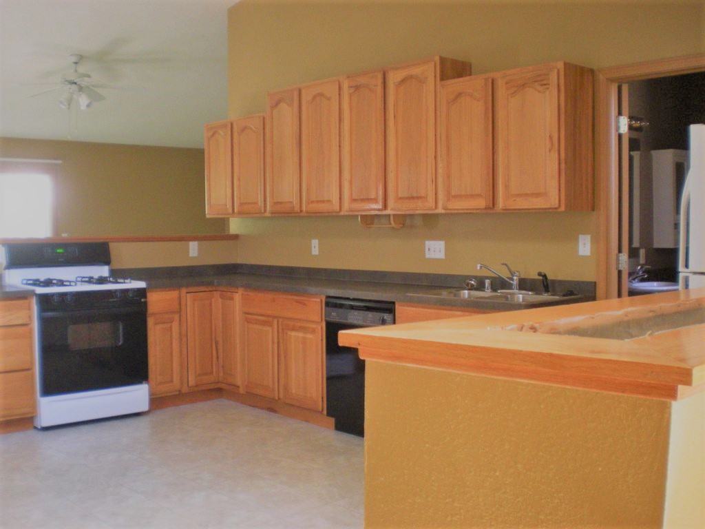 5020 32nd Ave - Photo 3 of 15