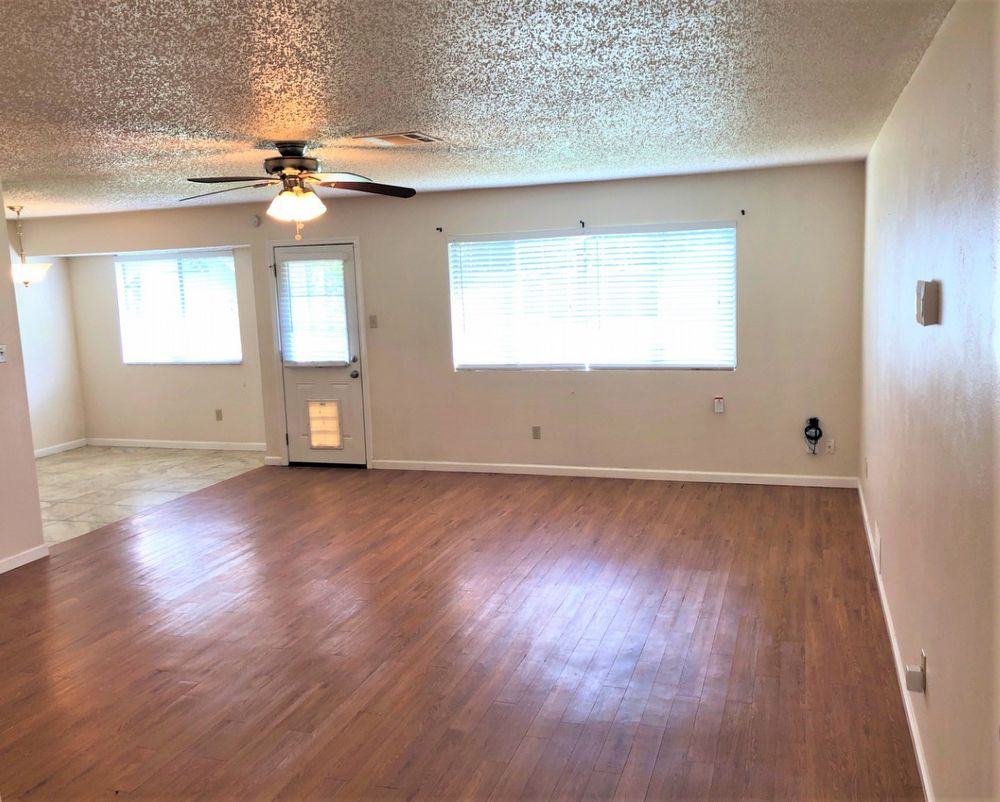 2016 Heathwood Cir - Photo 2 of 14