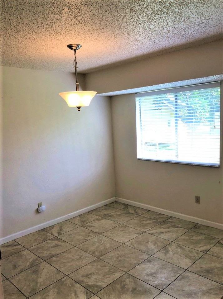 2016 Heathwood Cir - Photo 3 of 14