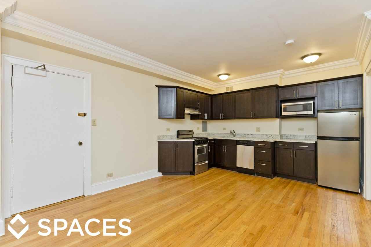 401 W Fullerton Ave #904E