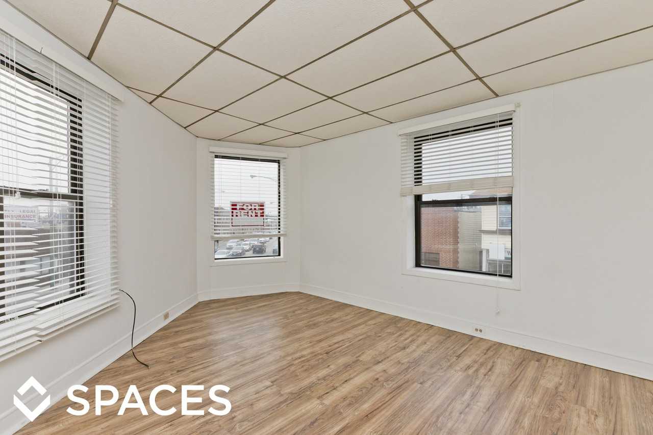 4393 N Elston Ave - Photo 3 of 6