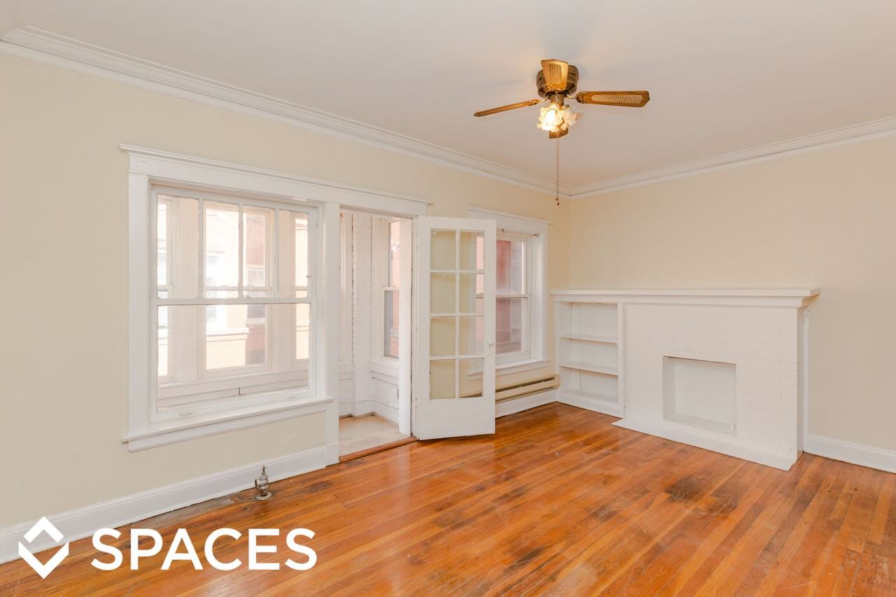 4423 N Wolcott Ave - Photo 3 of 10