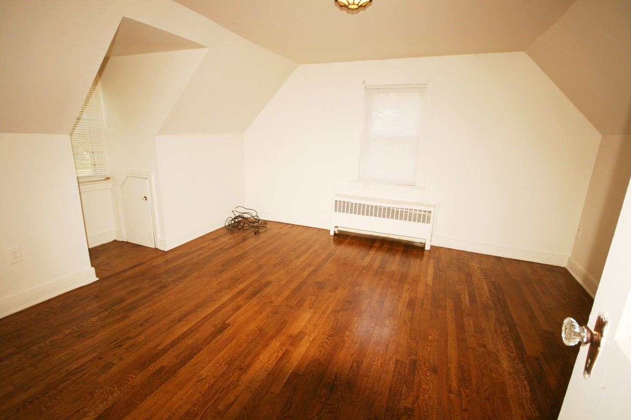 1744 Oakland Street - Photo 3 of 6